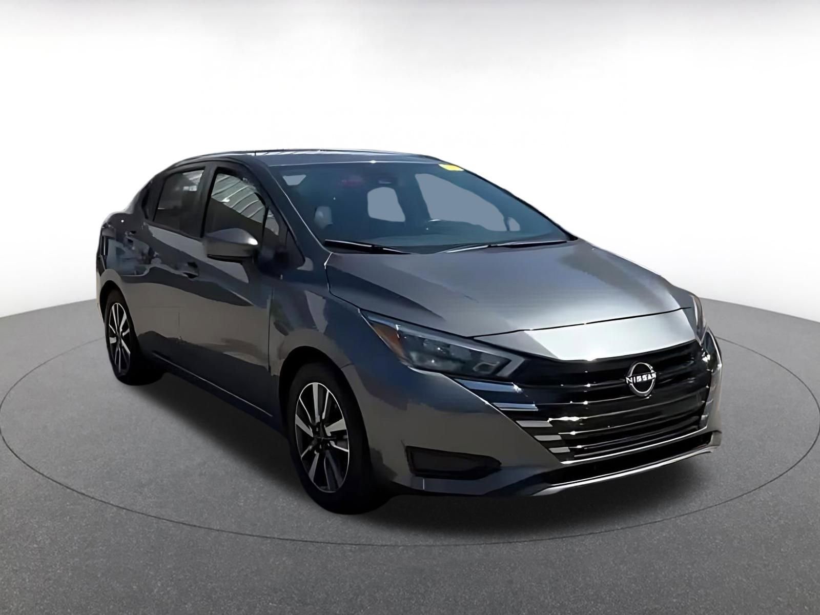 Used 2025 Nissan Versa SV FWD image 3