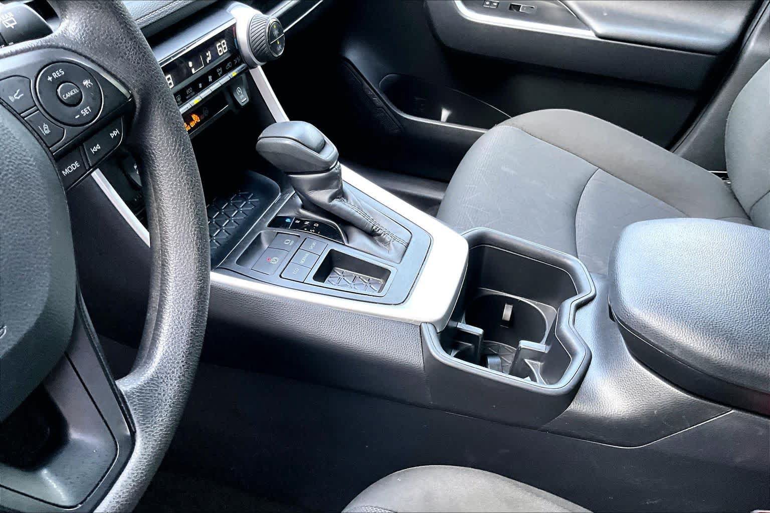 Certified 2025 Toyota RAV4 XLE FWD image 17