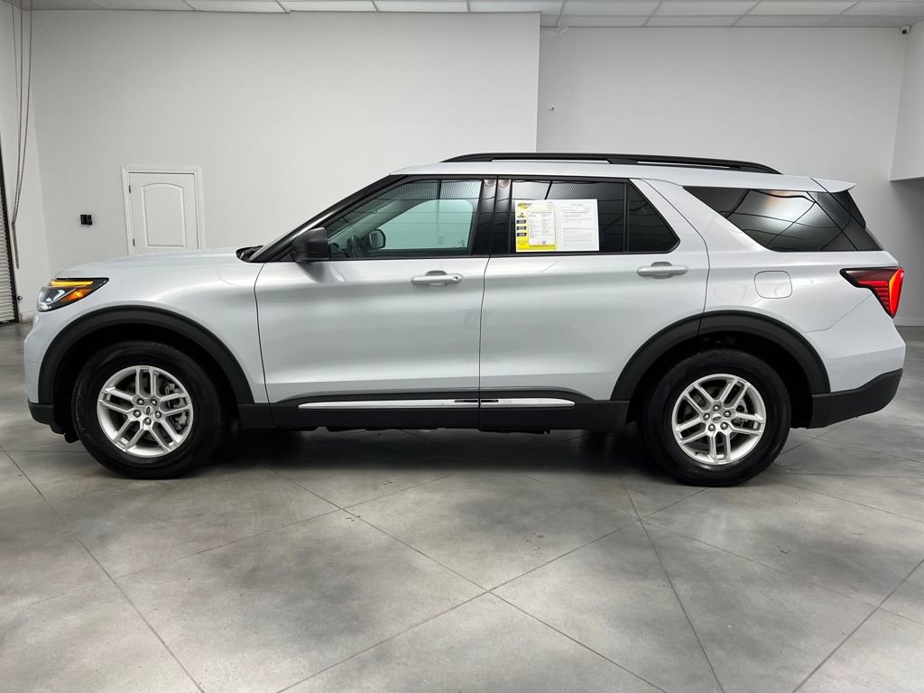 Used 2025 Ford Explorer Active image 4