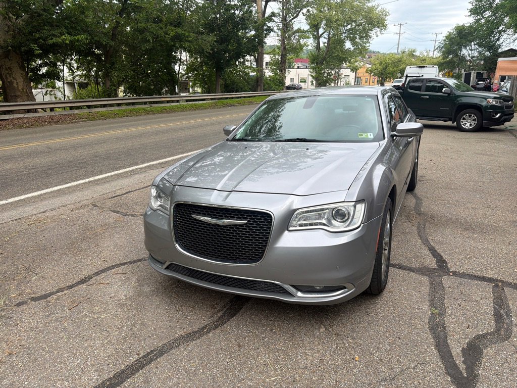 Used 2015 Chrysler 300 Limited w/ Driver Convenience Group AWD/4WD image 2
