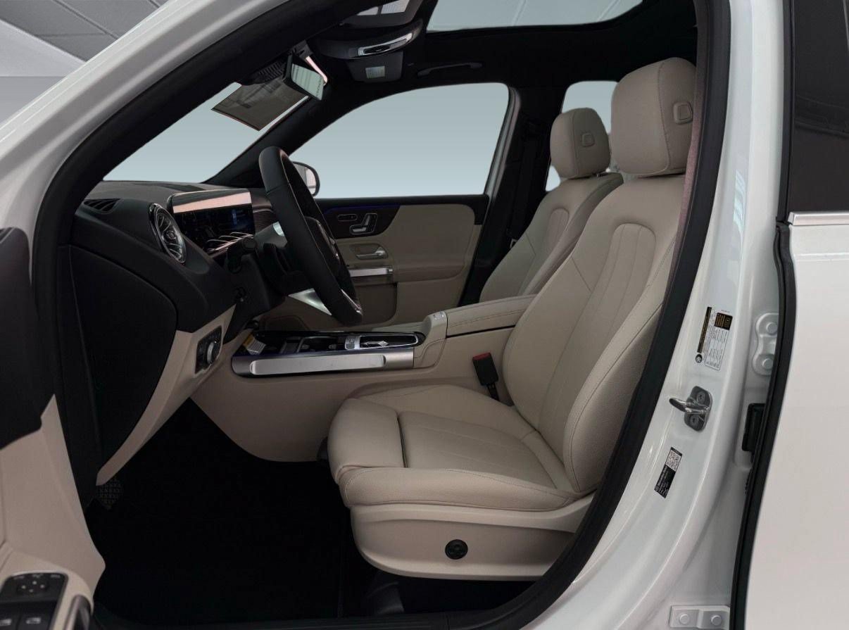 New 2026 Mercedes-Benz GLB 250 4MATIC image 5