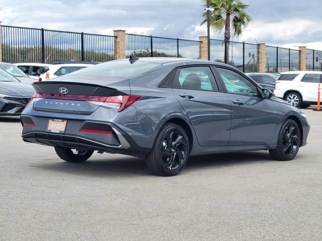 New 2026 Hyundai Elantra Sport FWD image 4