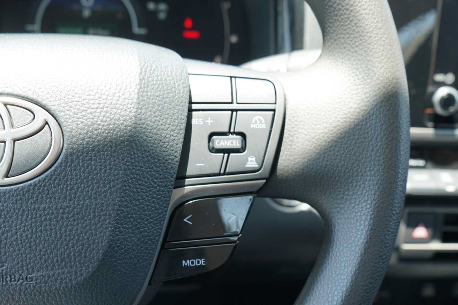 Used 2025 Toyota Camry LE FWD image 15