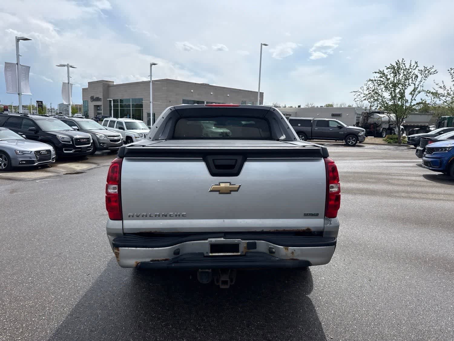 Used 2010 Chevrolet Avalanche LT AWD/4WD image 13