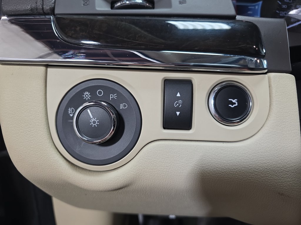 Used 2015 Lincoln MKS AWD w/ Equipment Group 101A image 24