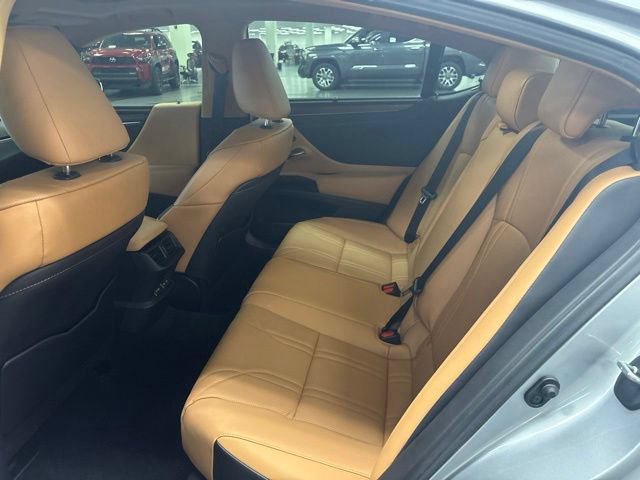 Used 2025 Lexus ES 350 Ultra Luxury FWD image 13