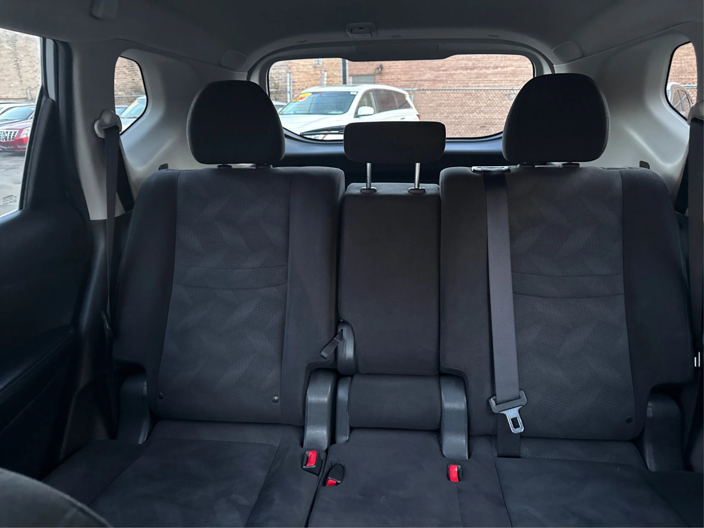 Used 2015 Nissan Rogue SV image 25