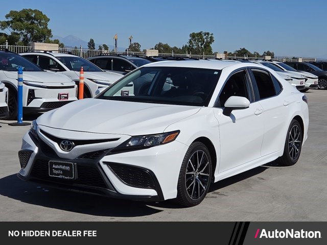 Used 2021 Toyota Camry SE w/ Carpet Mat Package (TMS) FWD image 1