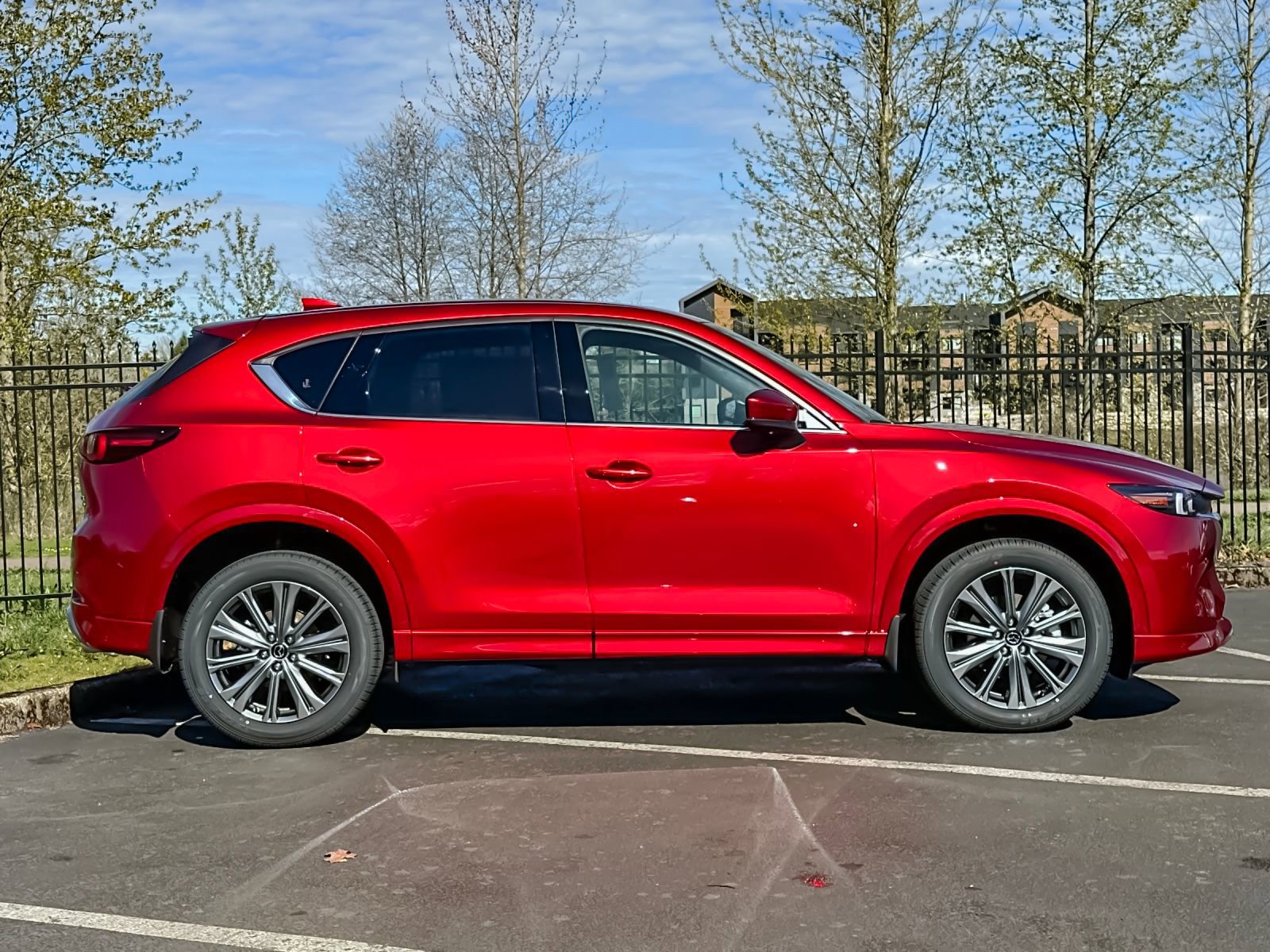 New 2025 MAZDA CX-5 Signature image 2