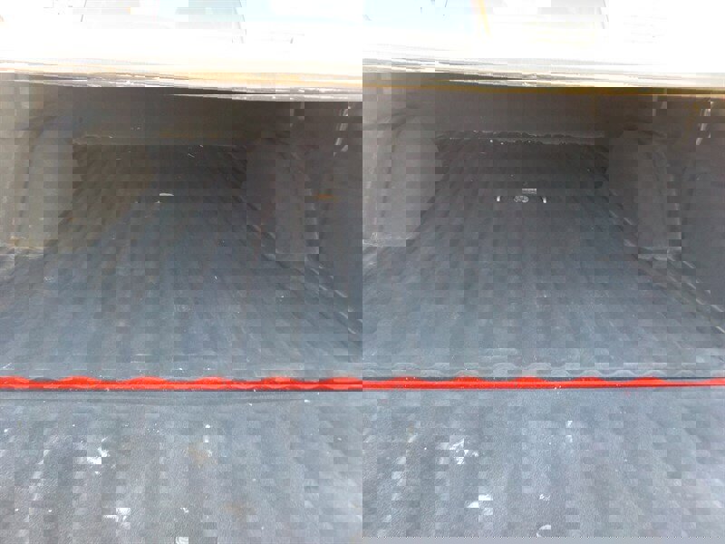 Used 2005 GMC Sierra 3500 SLE w/ Heavy-Duty Power Package image 44