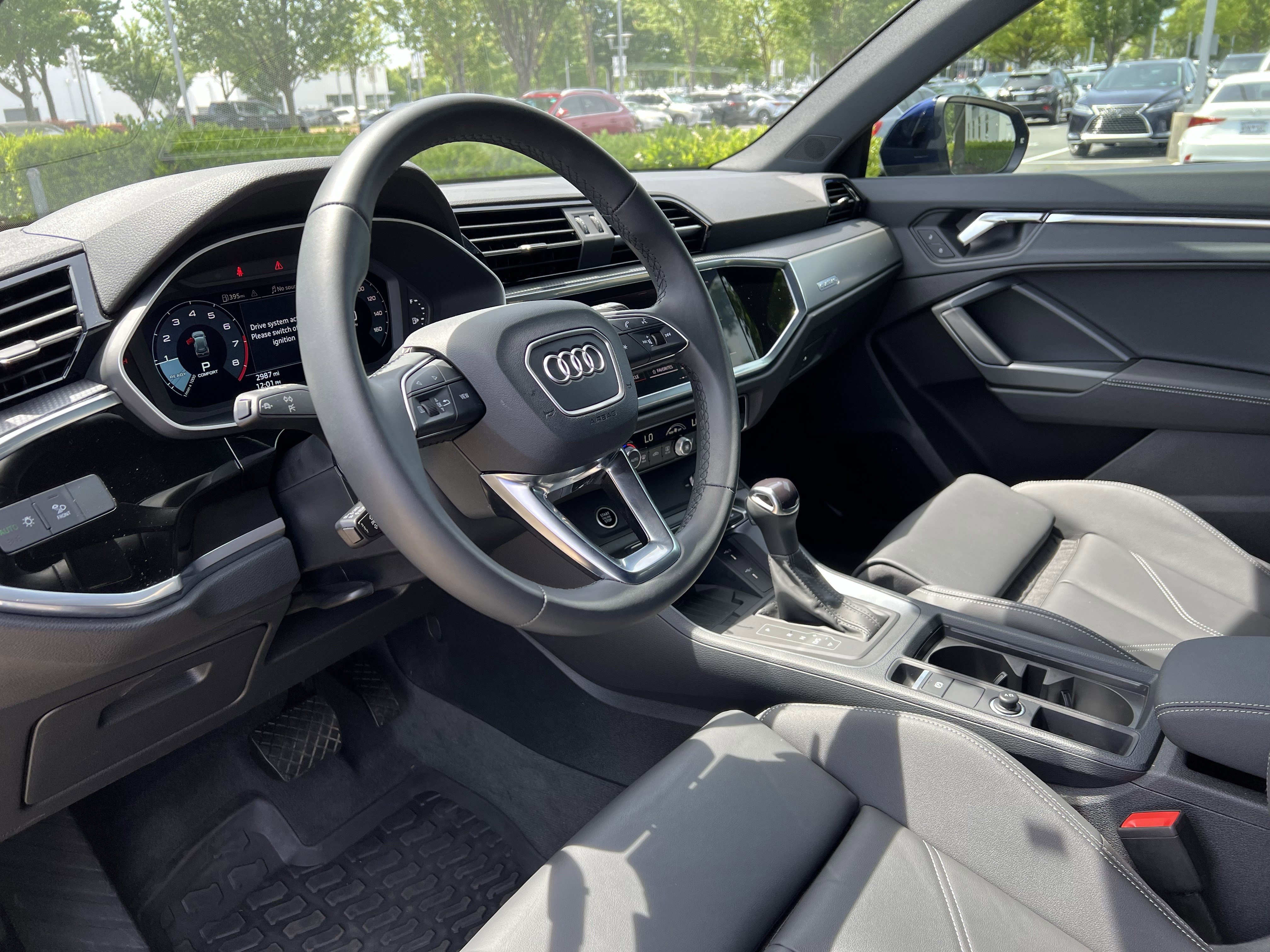 Used 2025 Audi Q3 2.0T Premium w/ Convenience Package AWD/4WD image 17
