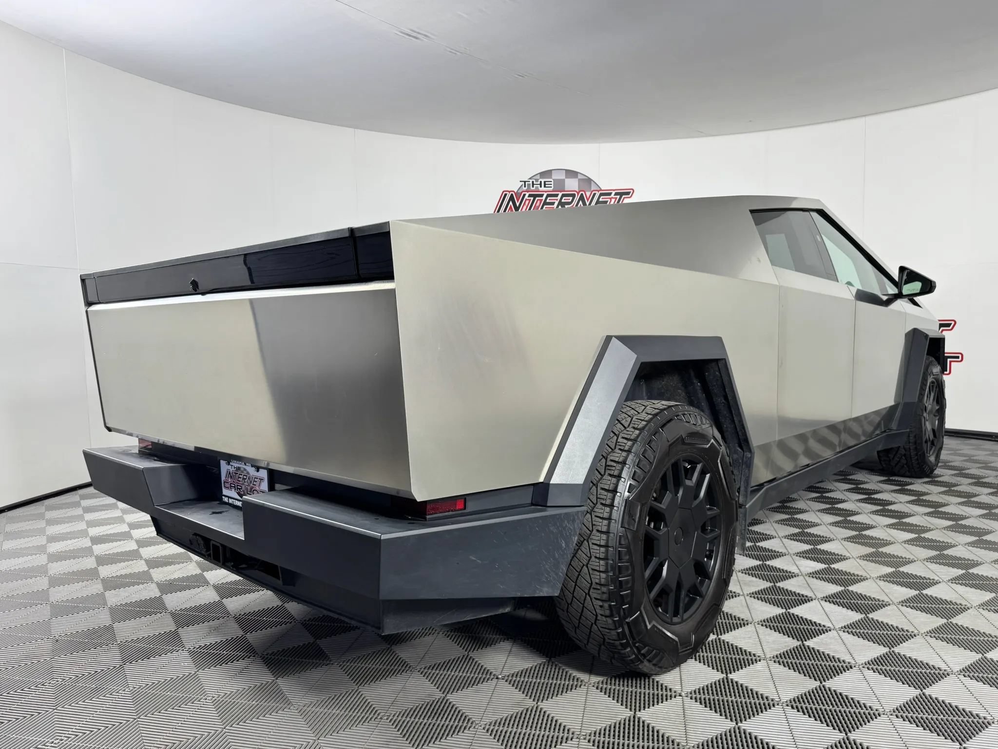 Used 2024 Tesla Cybertruck AWD Crew Cab image 26