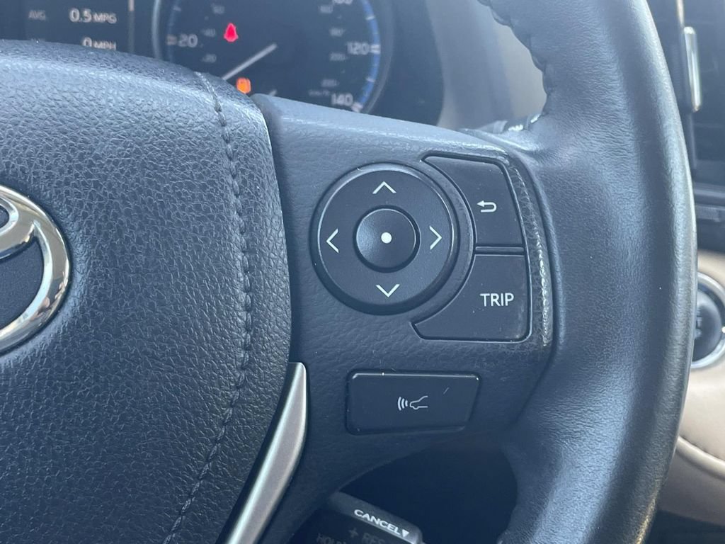 Used 2018 Toyota RAV4 XLE FWD image 28