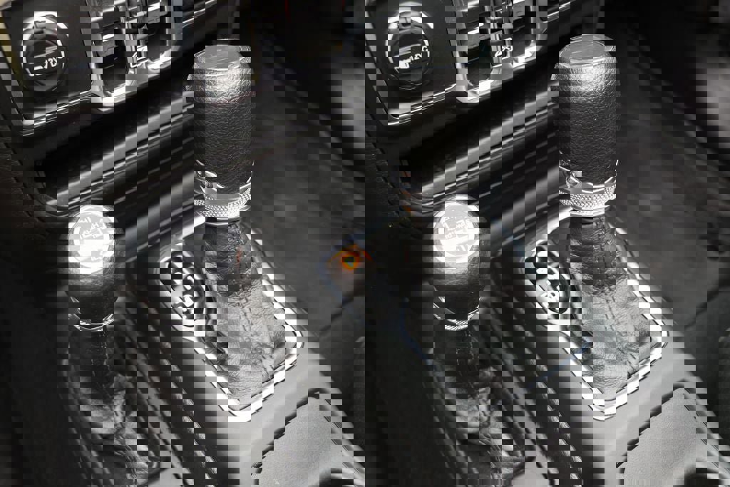 Used 2023 Jeep Wrangler Unlimited w/ Sun & Screen Package image 24