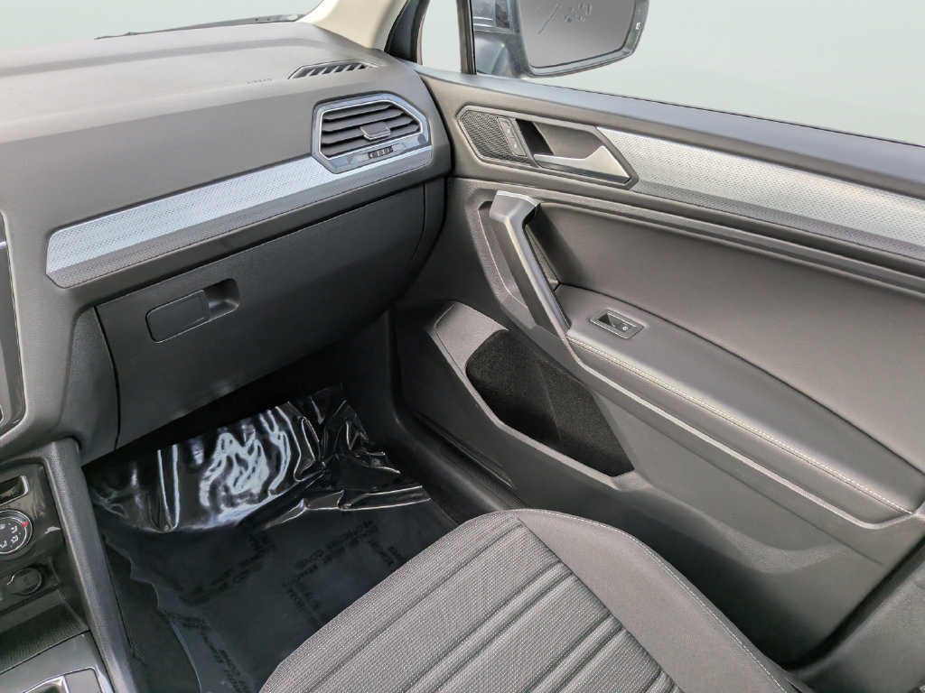 Certified 2024 Volkswagen Tiguan S FWD image 14