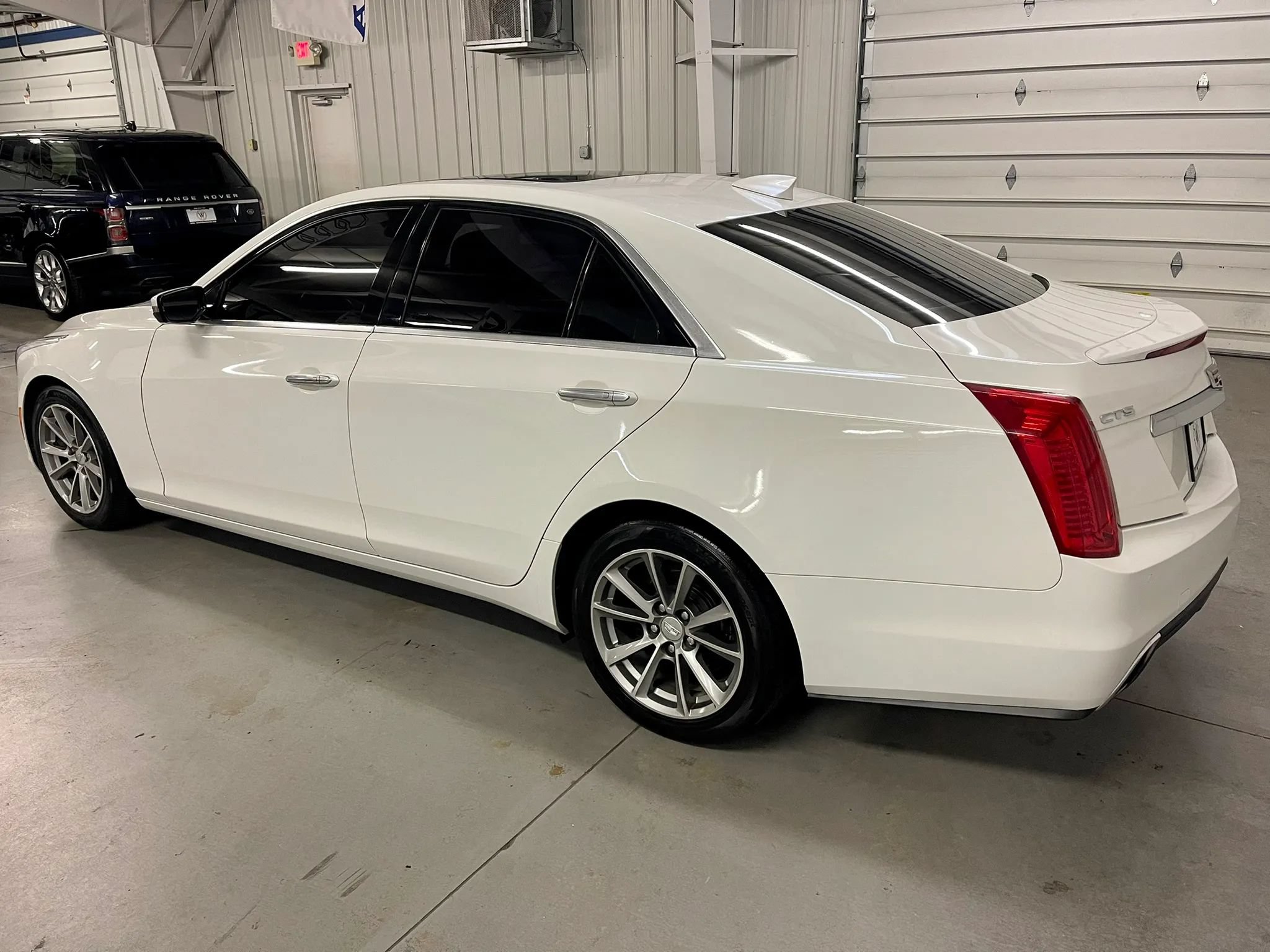 Used 2017 Cadillac CTS Luxury RWD image 5