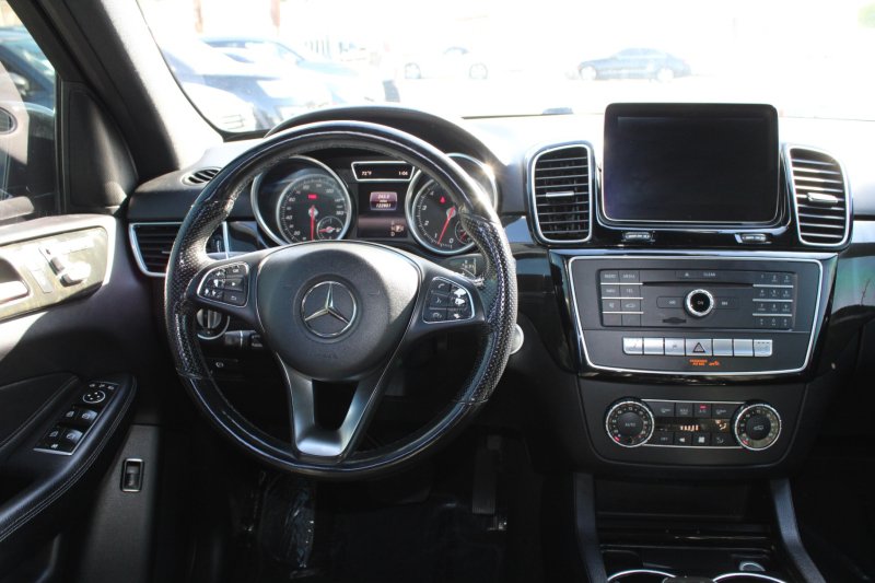 Used 2016 Mercedes-Benz GLE 350 w/ Premium Package image 11