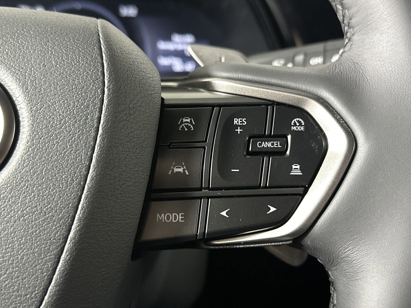 Used 2025 Lexus RX 350h w/ Convenience Package image 18