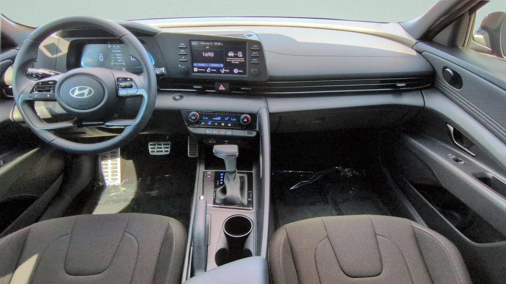 Certified 2026 Hyundai Elantra Sport FWD image 10