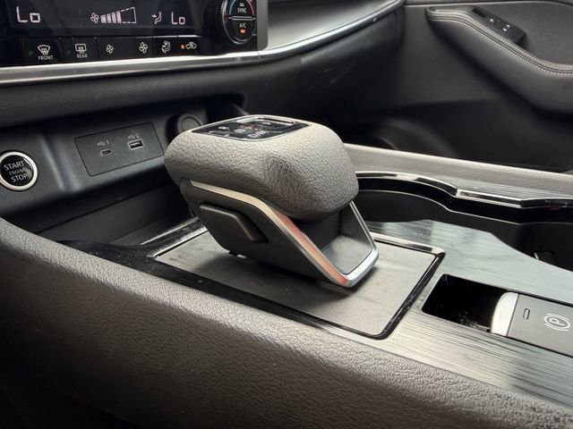 Used 2023 Nissan Rogue SV image 19