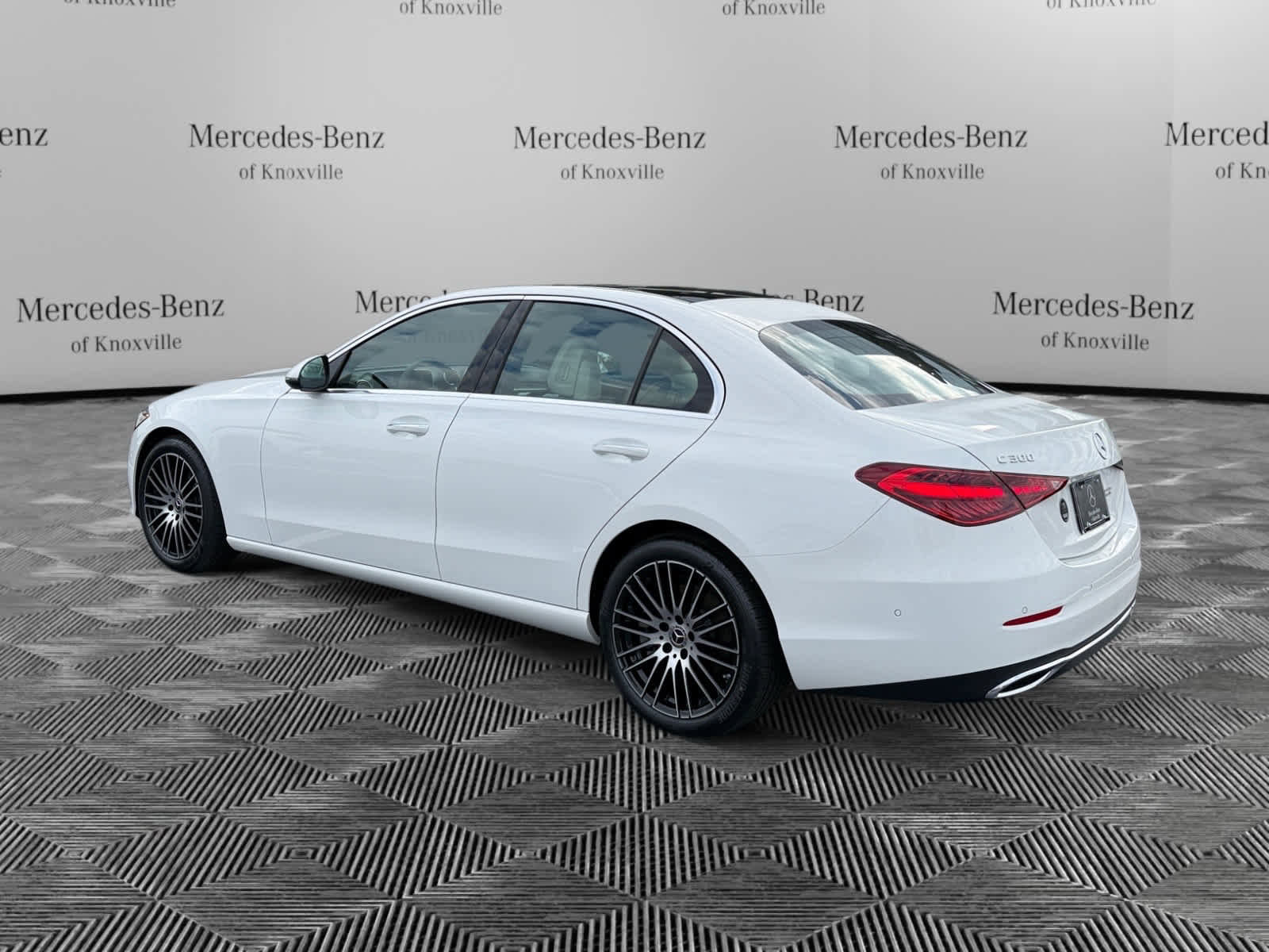 Used 2025 Mercedes-Benz C 300 4MATIC Sedan image 3