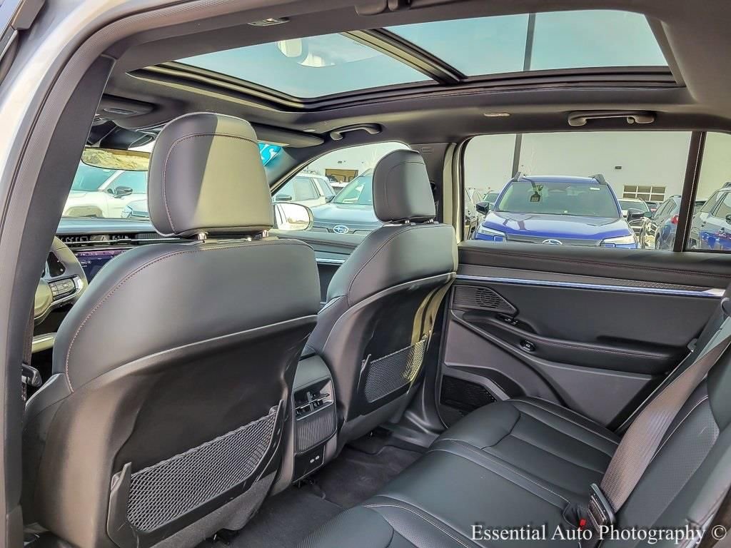 Used 2025 Jeep Wagoneer S Limited AWD/4WD image 12