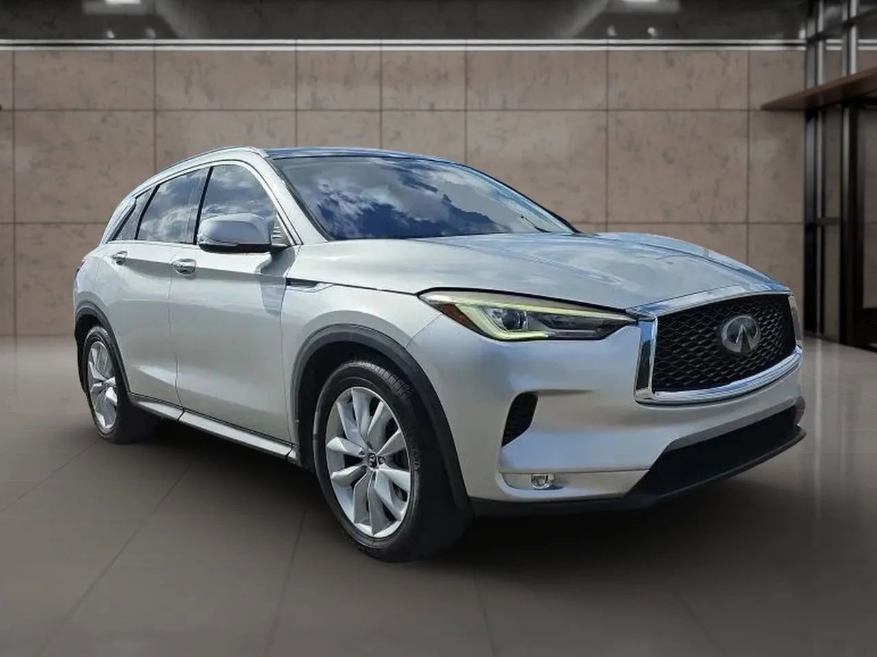 Used 2019 INFINITI QX50 Luxe w/ Cargo Package image 3