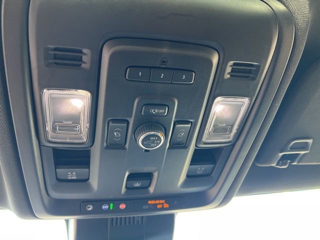 Used 2024 Chevrolet Suburban RST w/ Luxury Package image 13