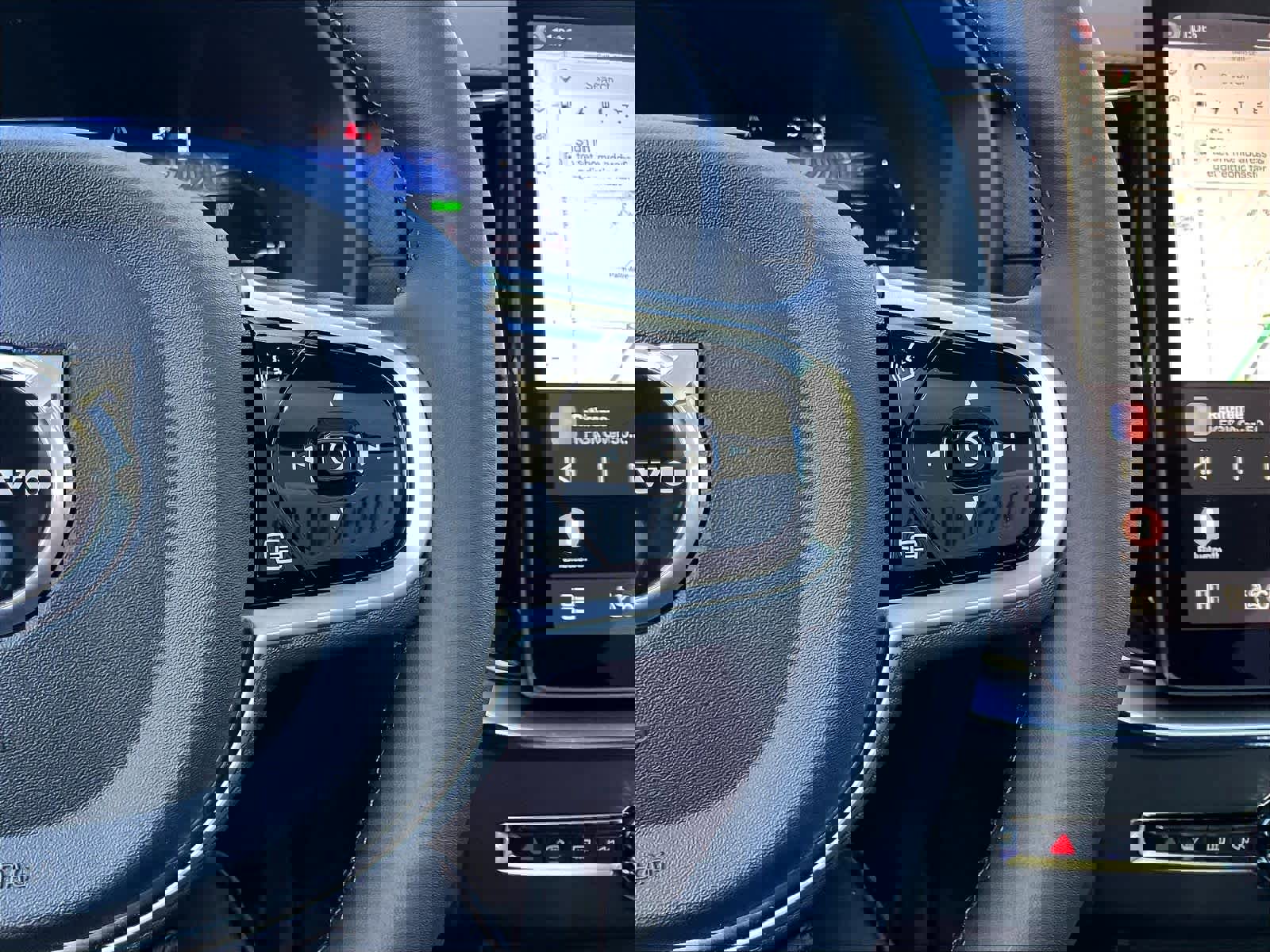 New 2026 Volvo XC90 T8 Ultra w/ Lounge Package image 18