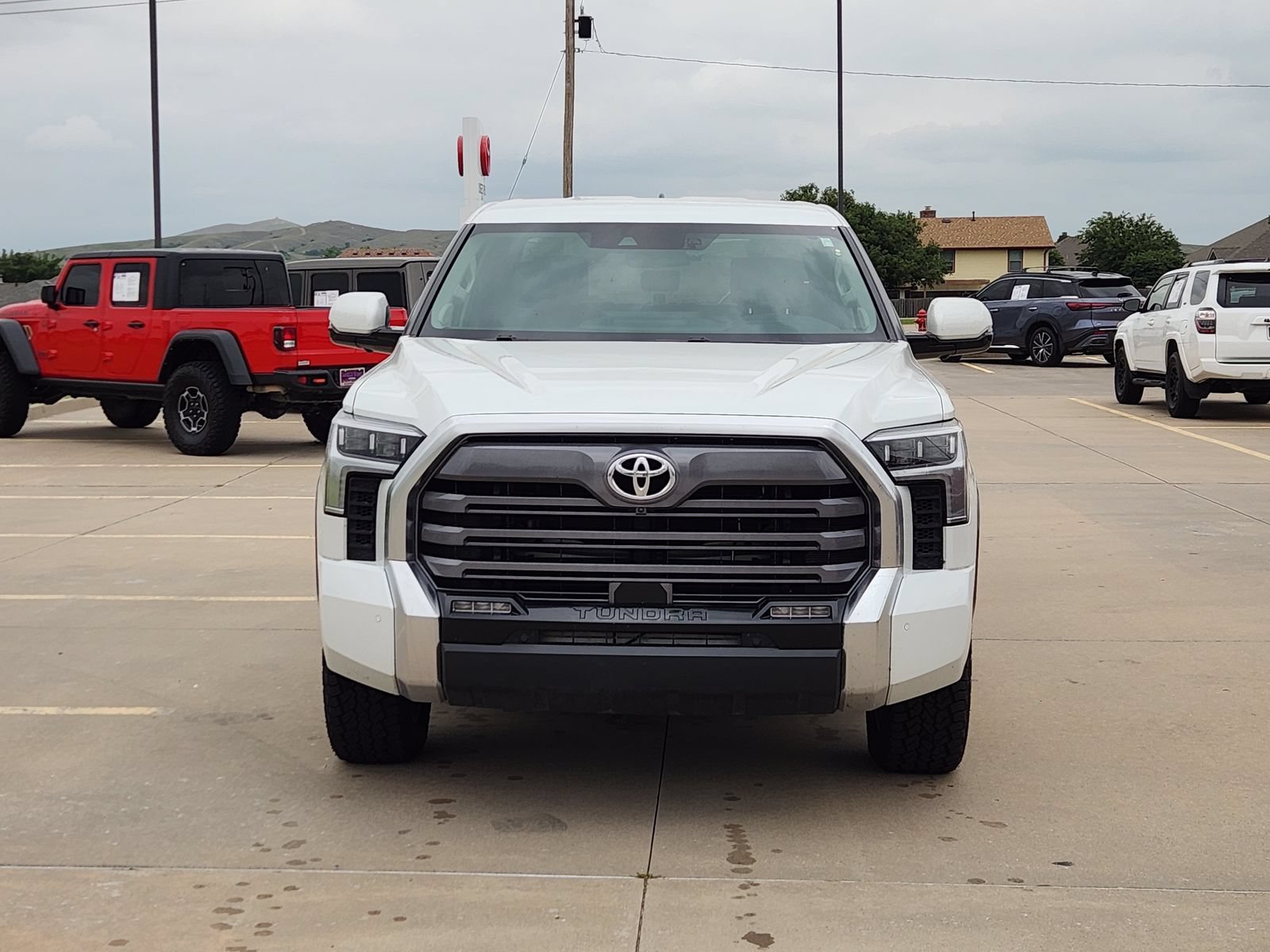 Used 2024 Toyota Tundra Limited AWD/4WD image 6