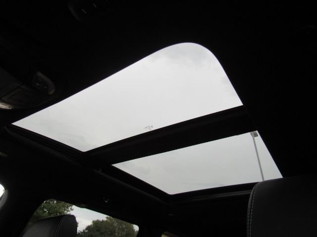 Used 2026 Chrysler Pacifica Limited w/ S Appearance Package image 4