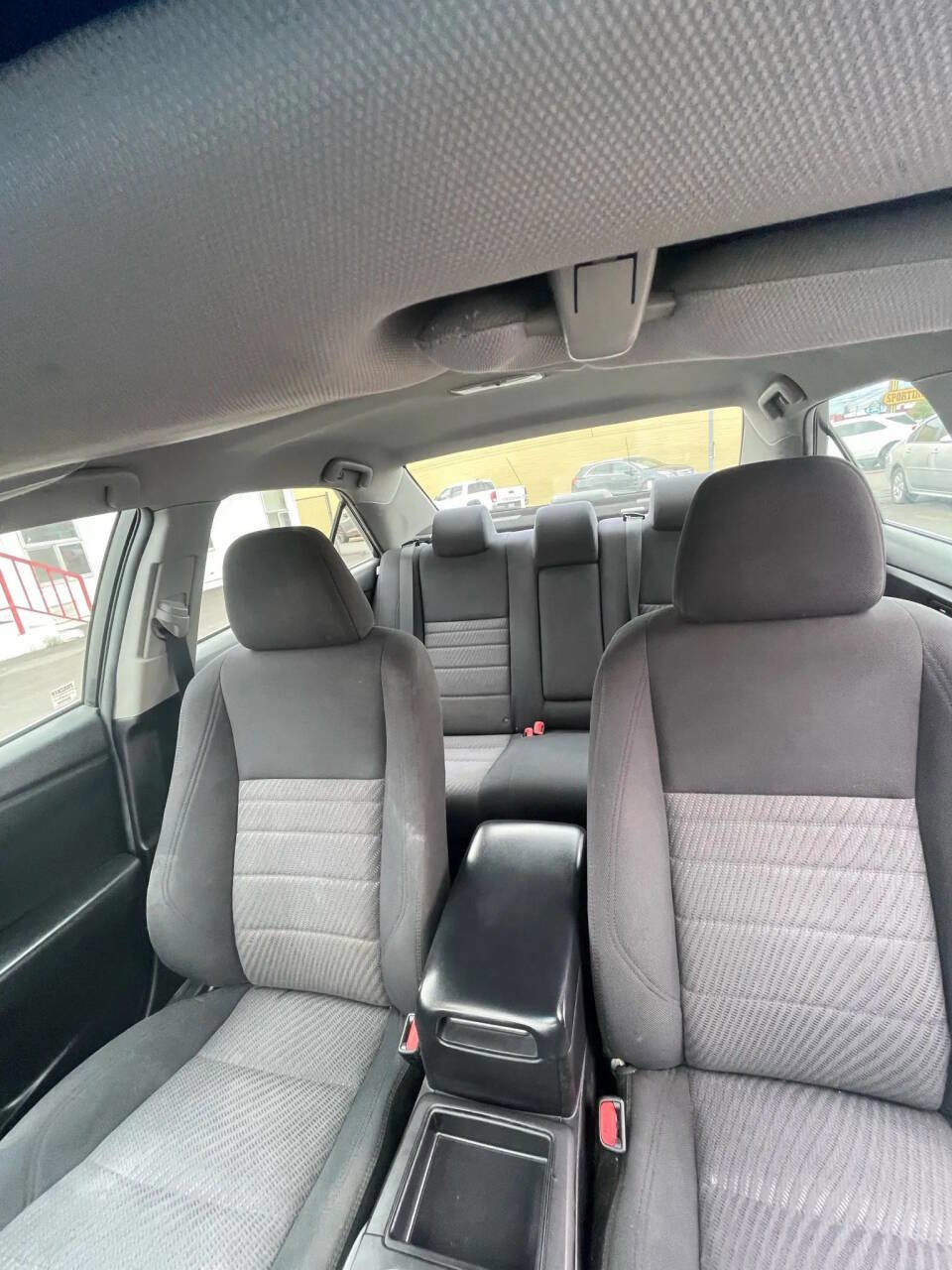 Used 2016 Toyota Camry LE image 16