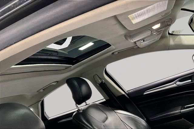 Used 2014 Ford Fusion Titanium FWD image 4