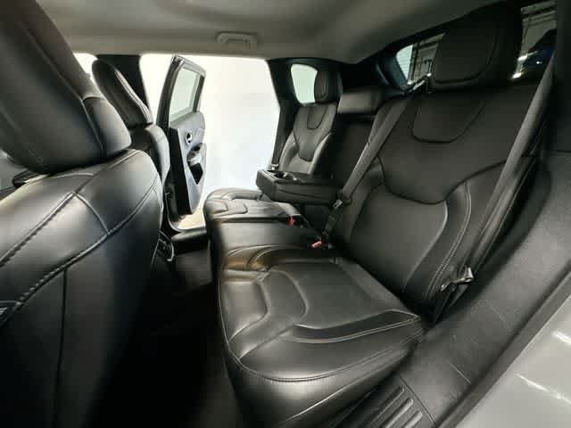 Used 2021 Jeep Cherokee Latitude Lux AWD/4WD image 19