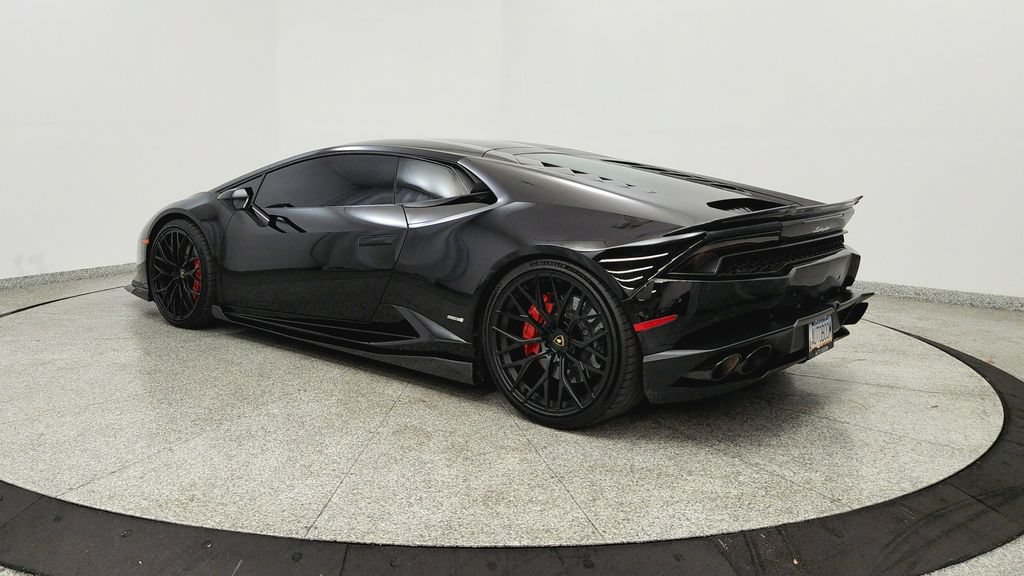 Used 2015 Lamborghini Huracan LP 610-4 AWD/4WD image 3