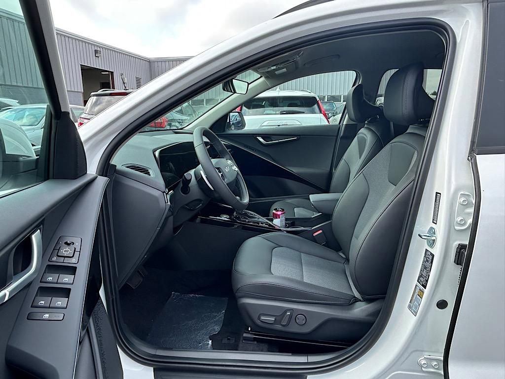 New 2025 Kia Niro LX image 11