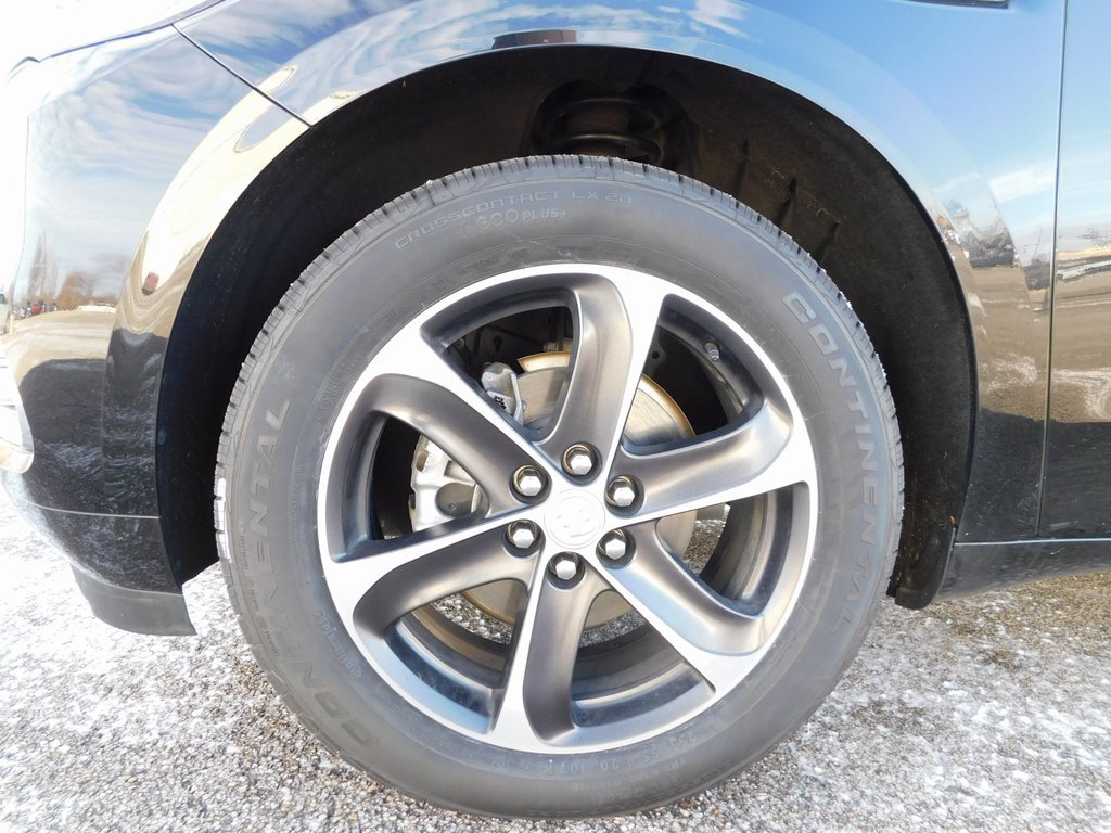 Used 2021 Buick Enclave Essence w/ Sport Touring Edition image 9