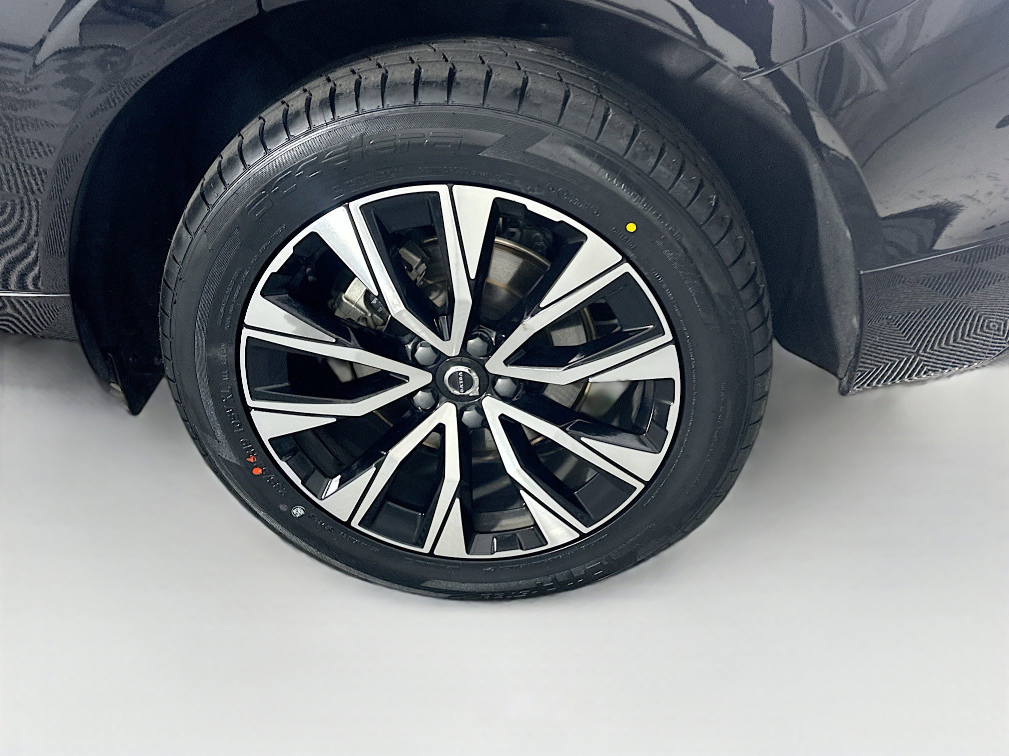 Used 2024 Volvo XC60 B5 Core w/ Climate Package image 11