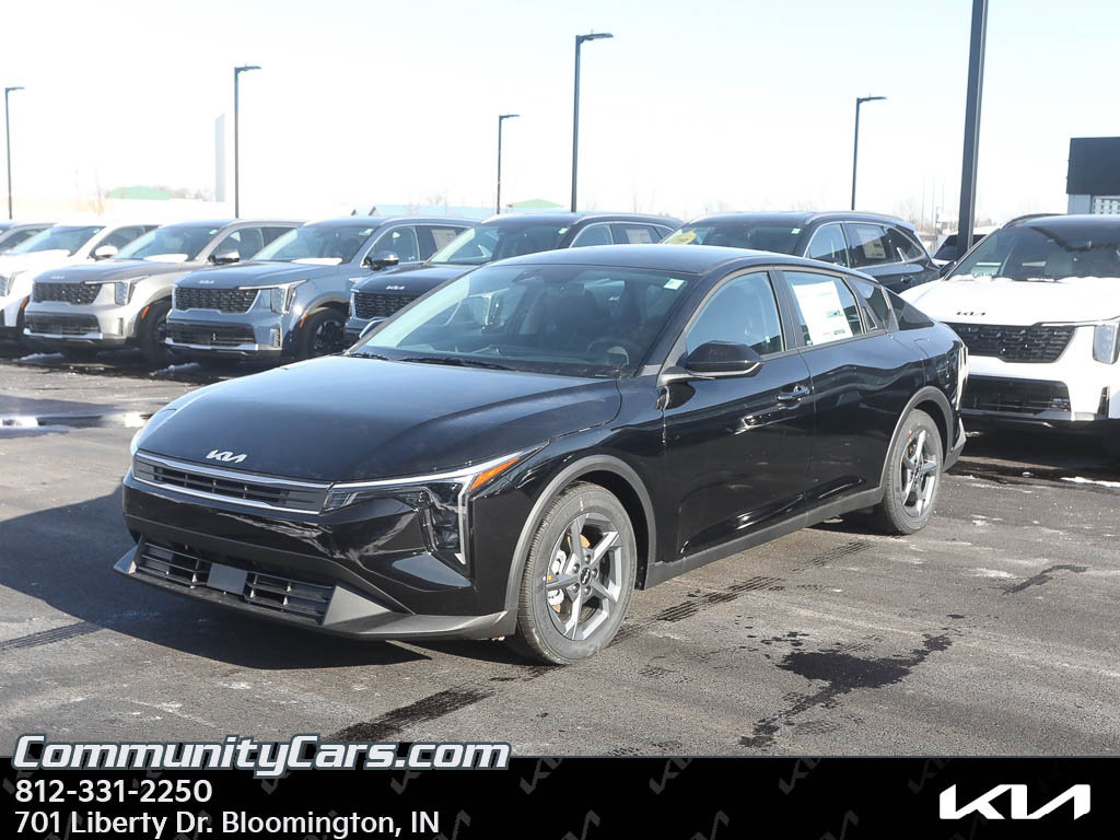 New 2025 Kia K4 LXS image 2