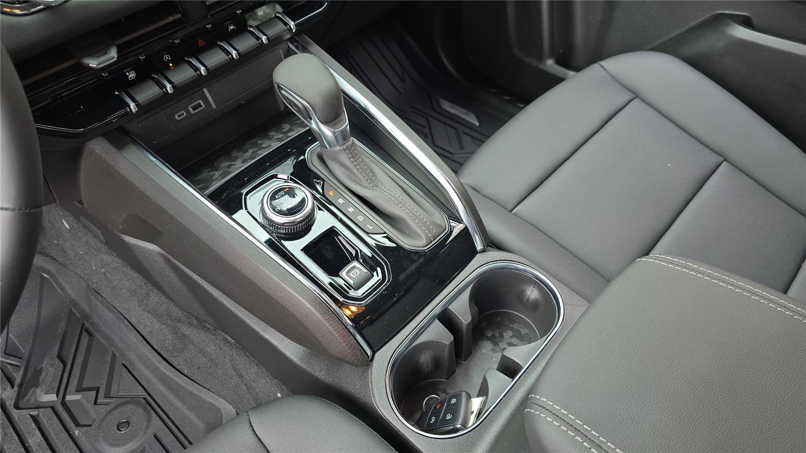 Used 2025 GMC Canyon Elevation w/ Convenience Package image 24