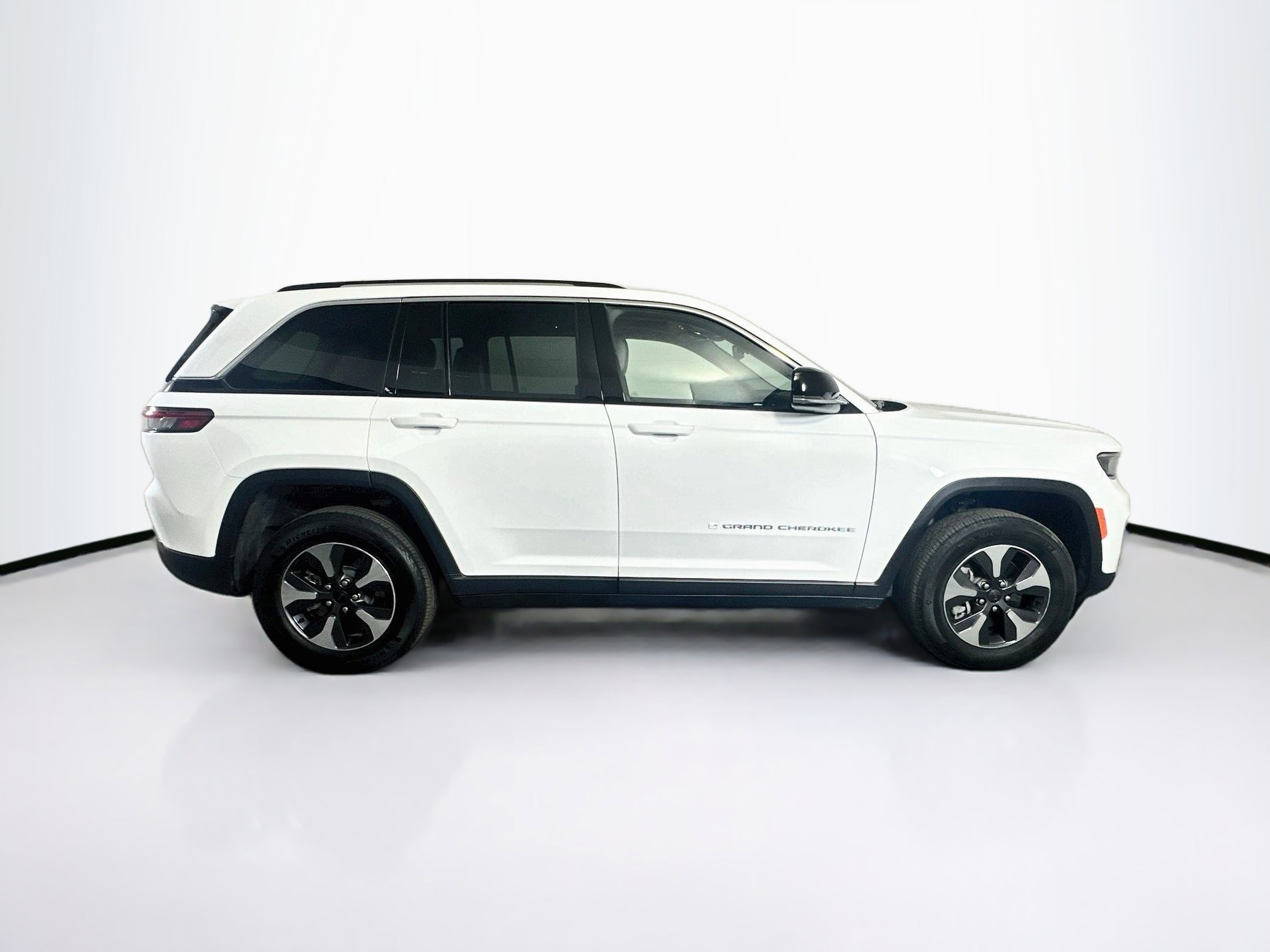 Used 2023 Jeep Grand Cherokee 4WD 4xe image 10