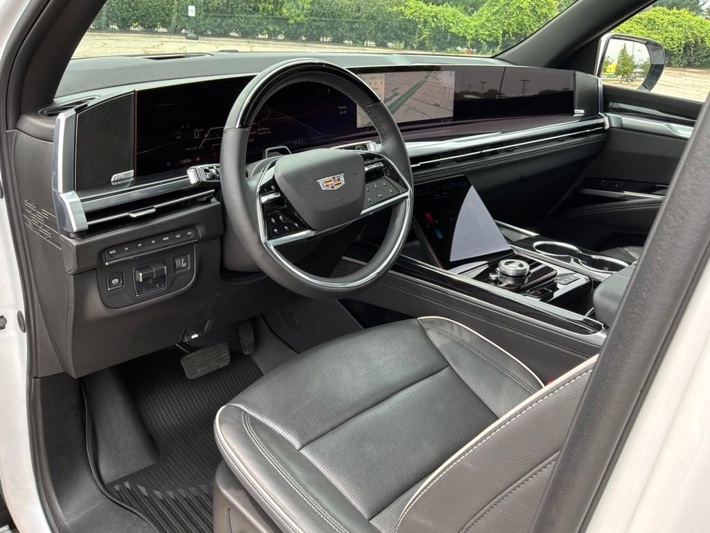 Used 2025 Cadillac Escalade Sport w/ Touring Package AWD/4WD image 20