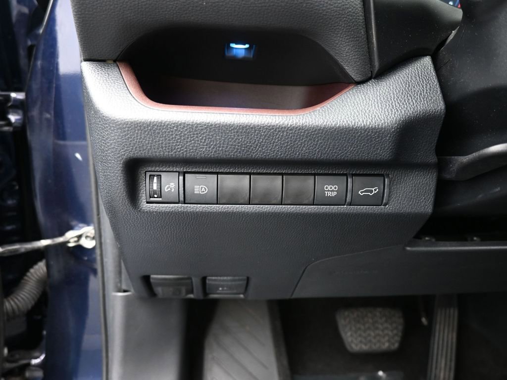 Used 2023 Toyota RAV4 Limited image 12