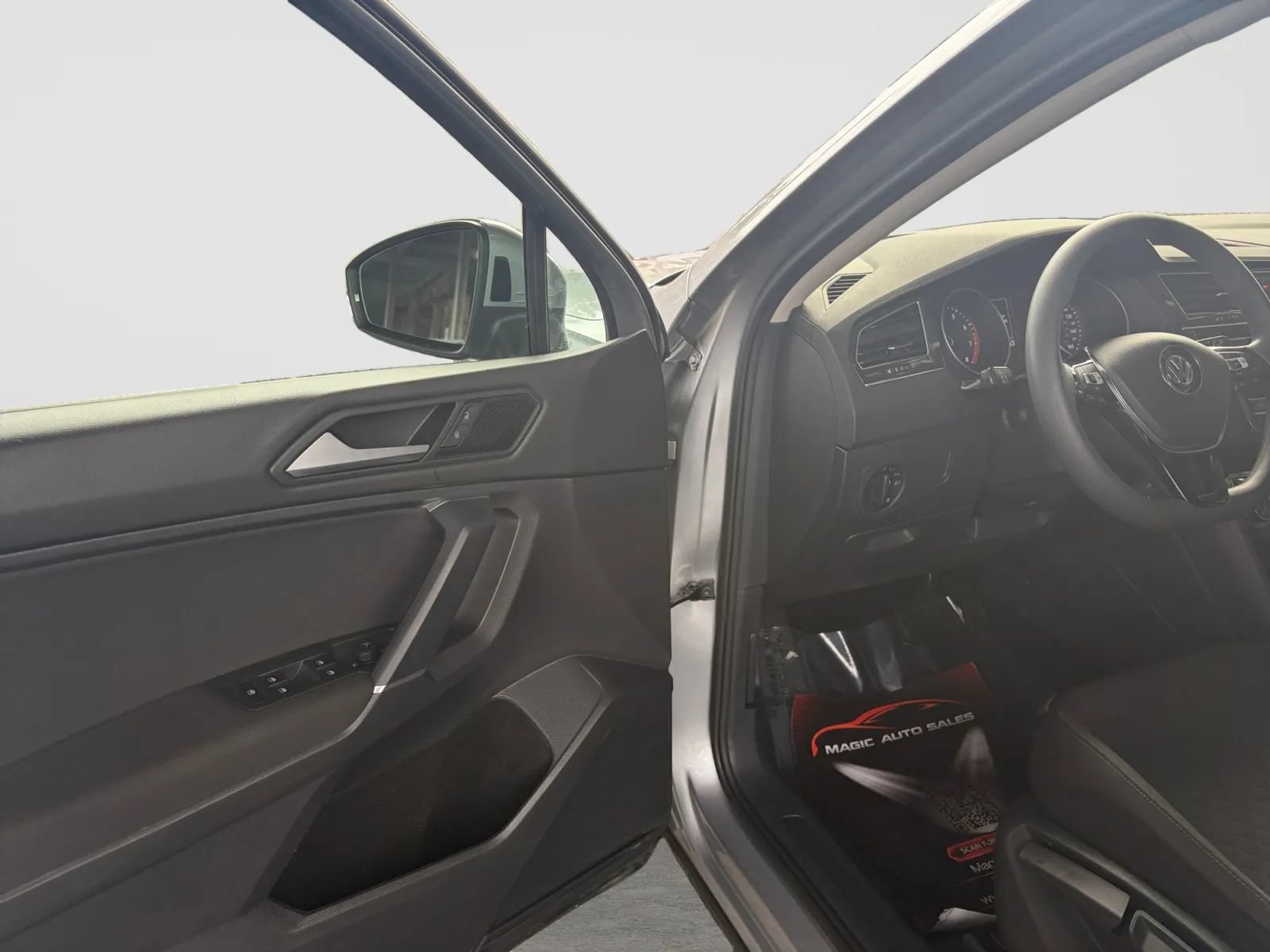 Used 2020 Volkswagen Tiguan S w/ 3rd Row Seat Package AWD/4WD image 11