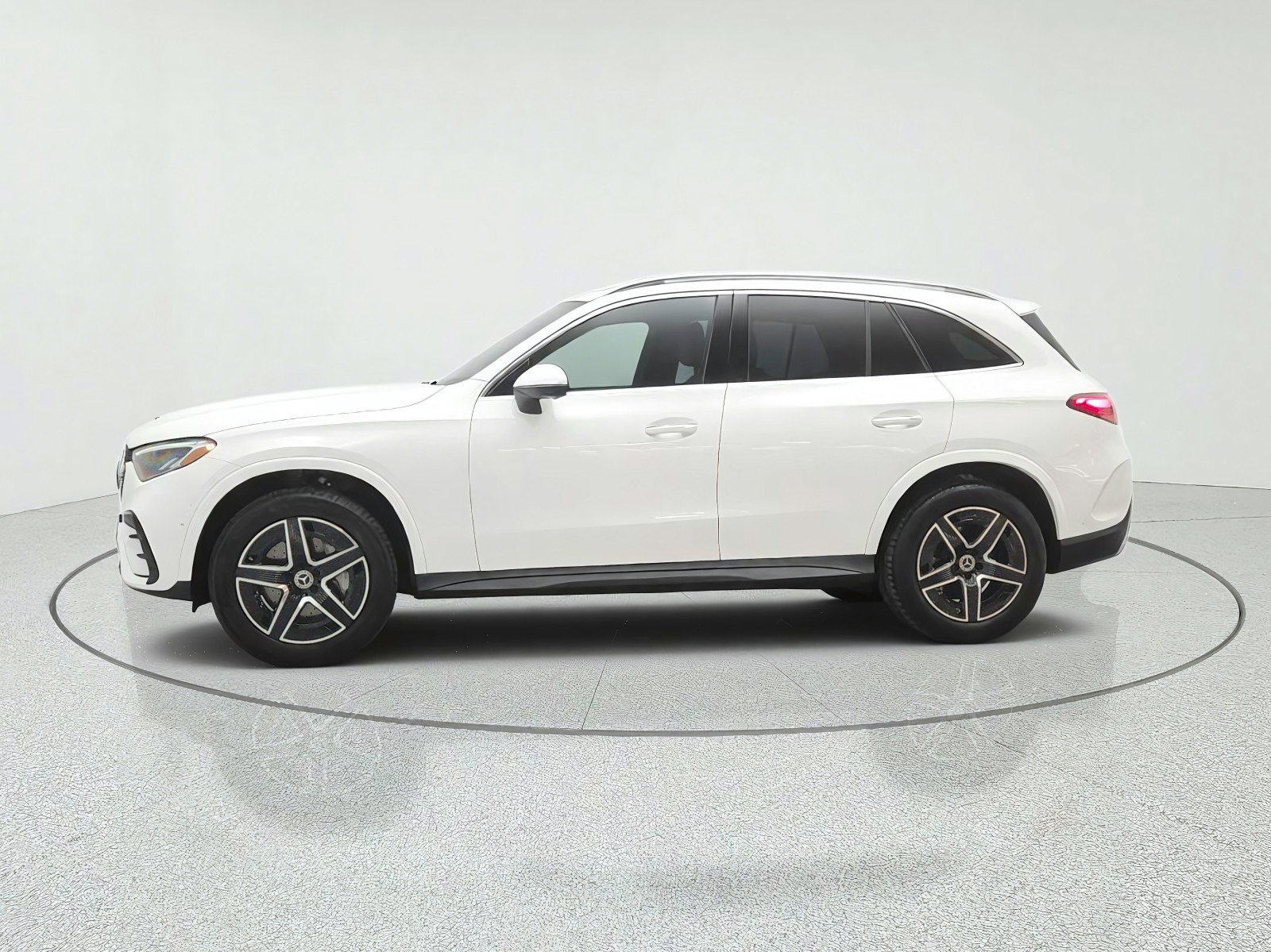 Used 2024 Mercedes-Benz GLC 300 image 8