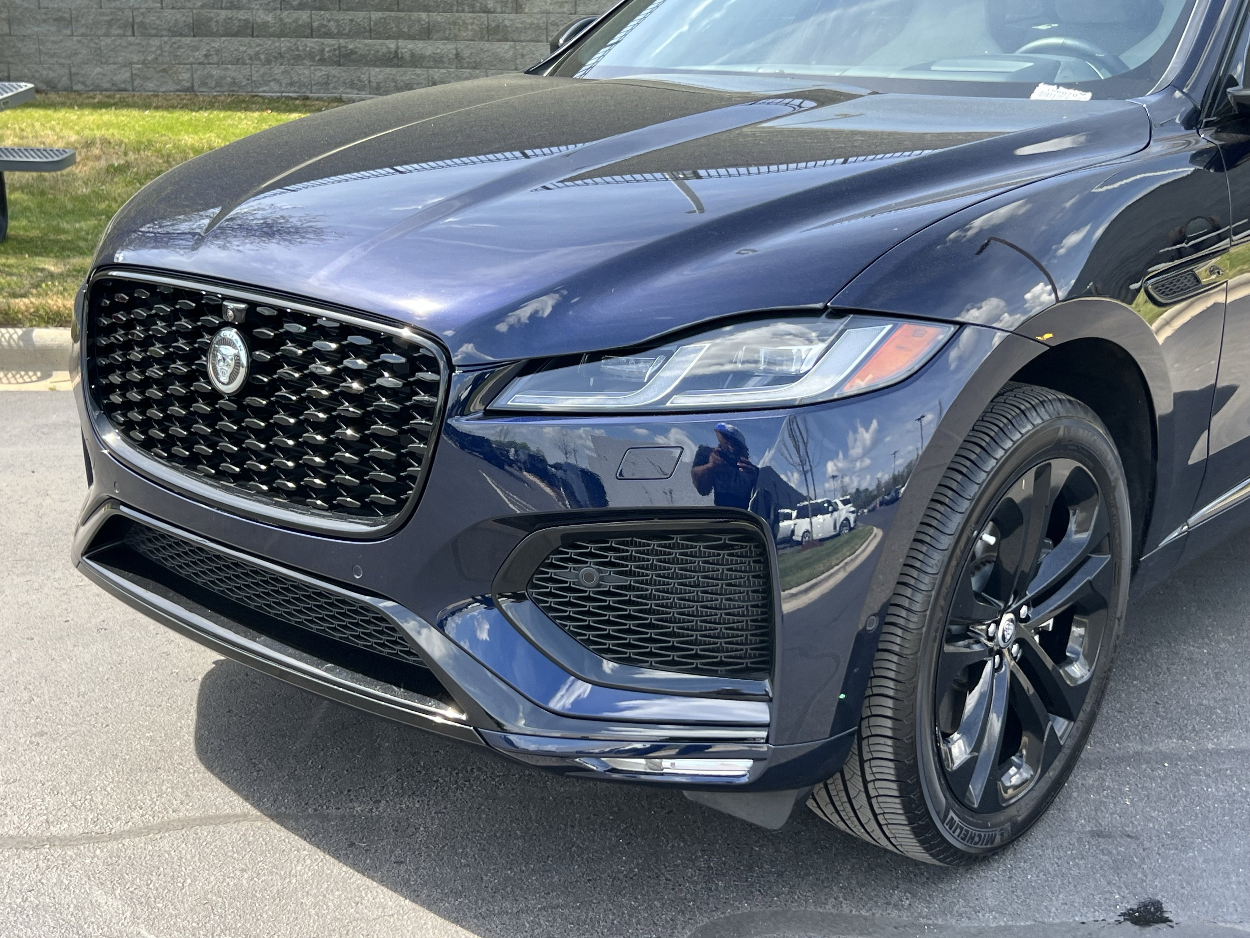Certified 2026 Jaguar F-PACE R-Dynamic S AWD/4WD image 11