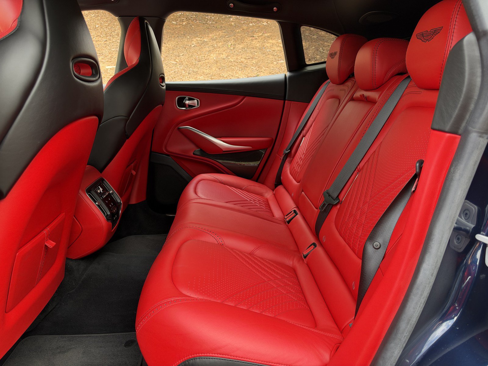 Used 2021 Aston Martin DBX AWD/4WD image 35