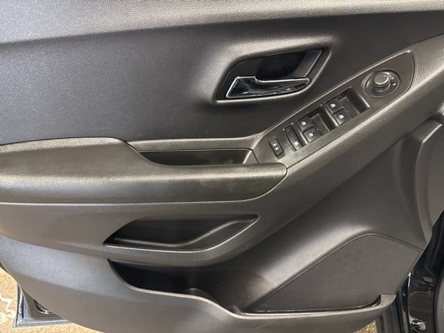 Used 2021 Chevrolet Trax LT AWD/4WD image 10