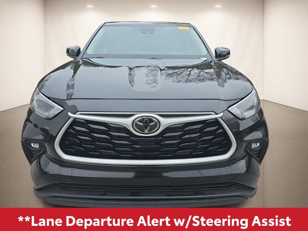 Used 2024 Toyota Highlander LE image 10