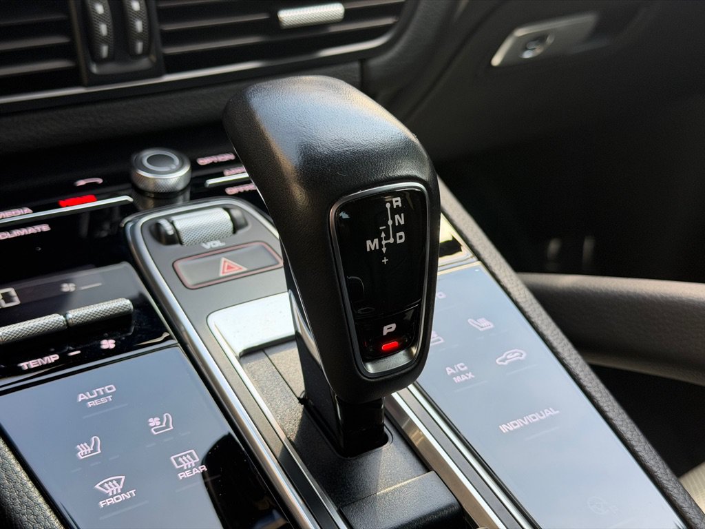 Used 2023 Porsche Cayenne Platinum Edition AWD/4WD image 45